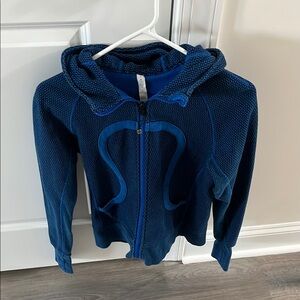 Lululemon women’s  Blue scuba Hoodie